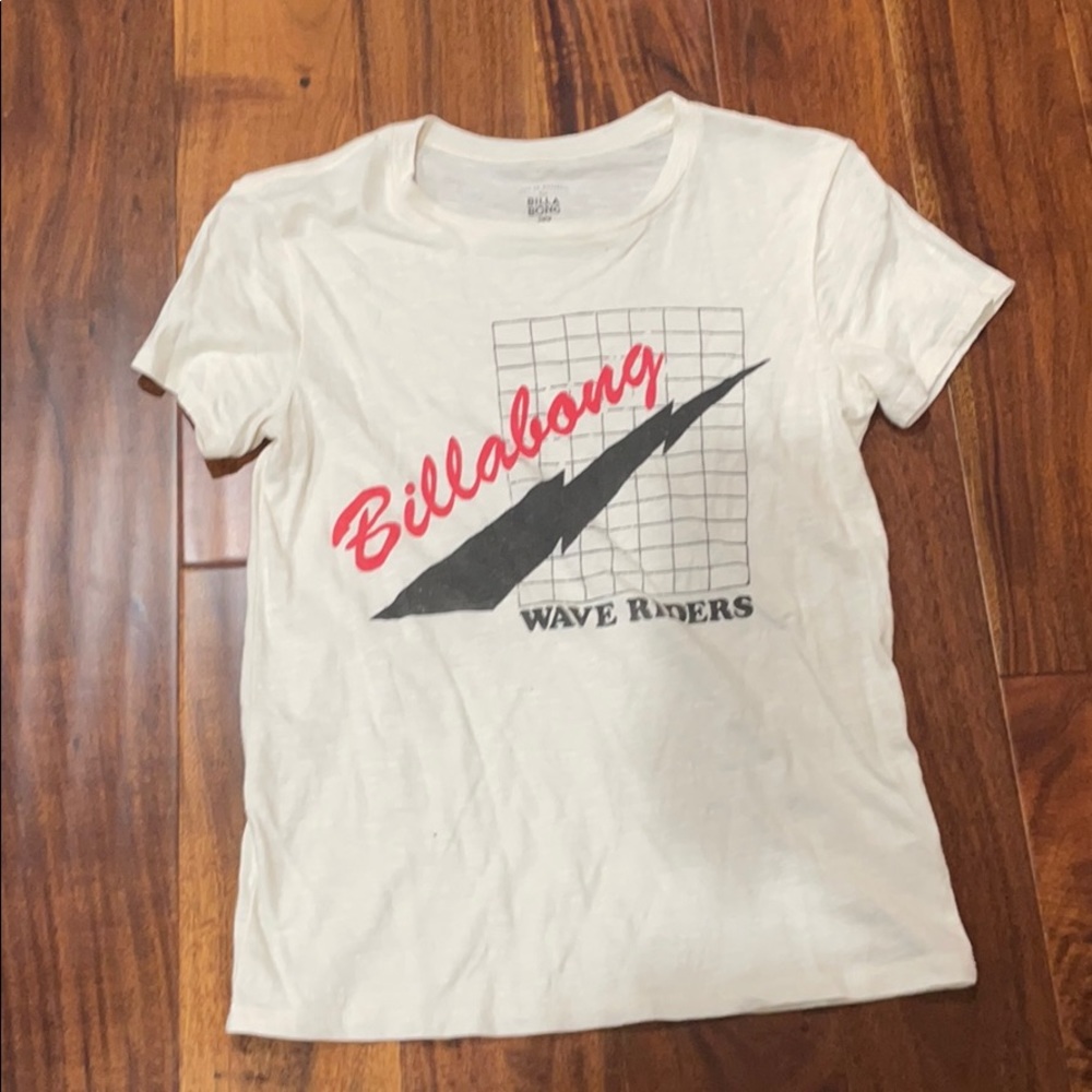 NWOT Women’s/Girls billabong graphic tee